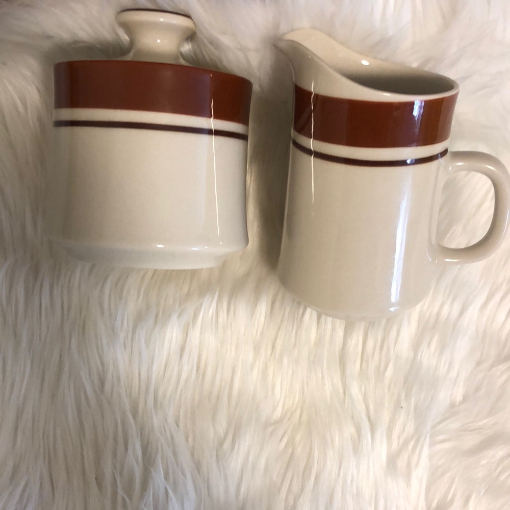 Vintage Carousel Stoneware Sienna 804 Cream & Sugar Set
